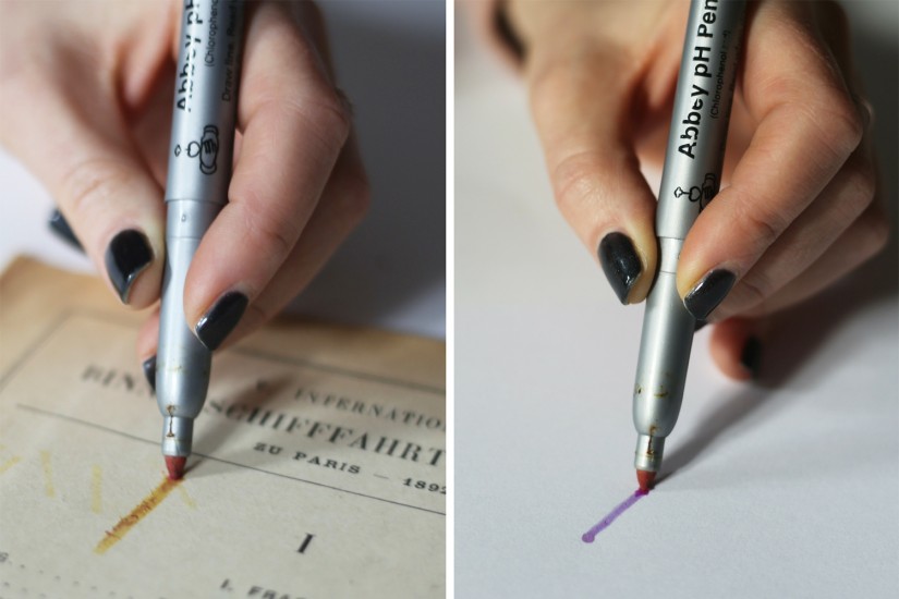 Test pisakiem Abbey pH Pen w celu określenia kwasowości papieru